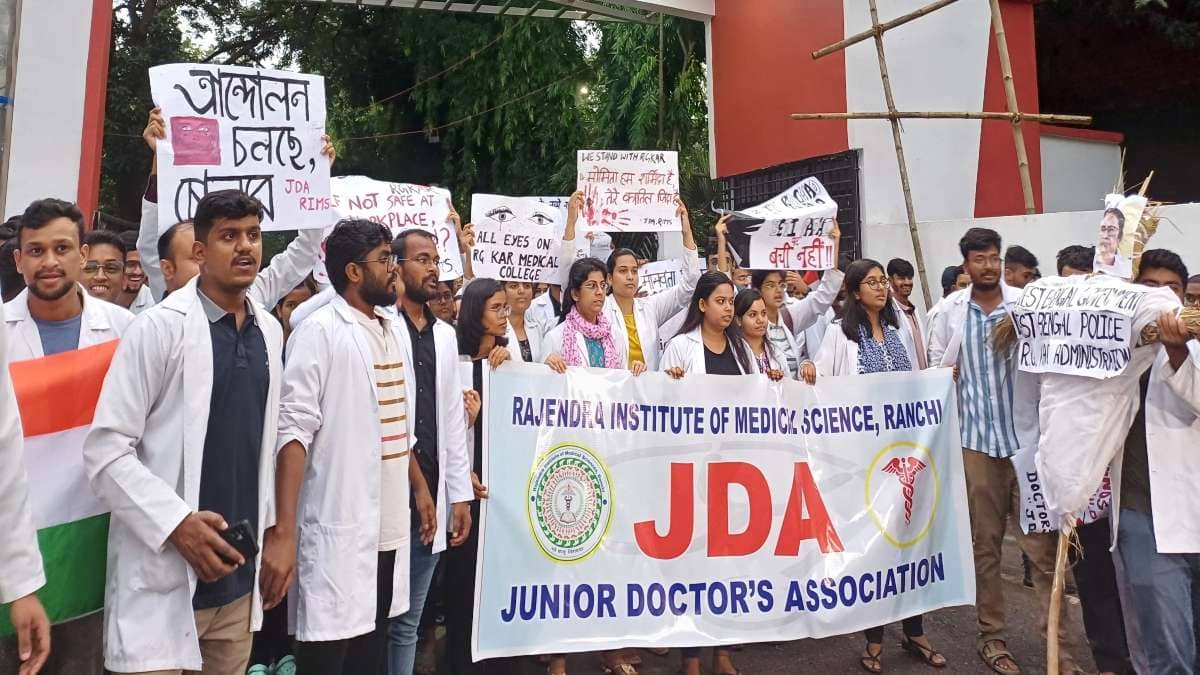 1"Kolkata Doctor's Shocking Rape-Murder Sparks Outcry: RIMS Ranchi Medics Demand Justice and Mamata's Resignation"