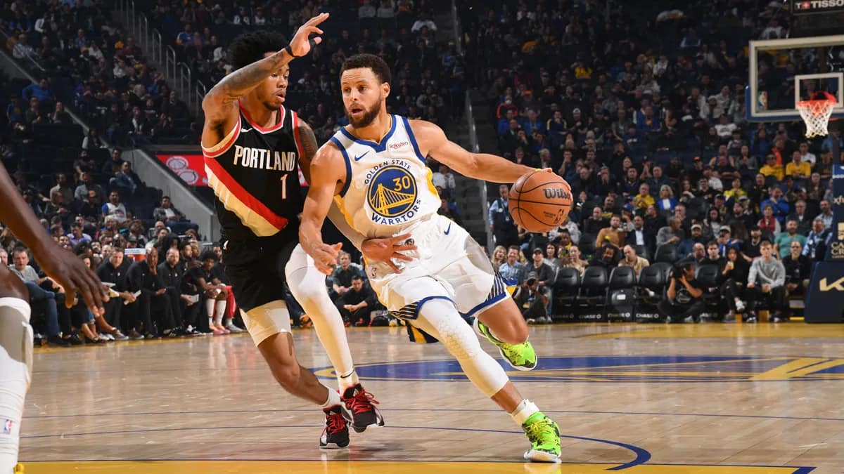 1"Steph Curry's 'Night-Night' Moment Secures Warriors Win in Klay Thompson's Return Against Mavericks"