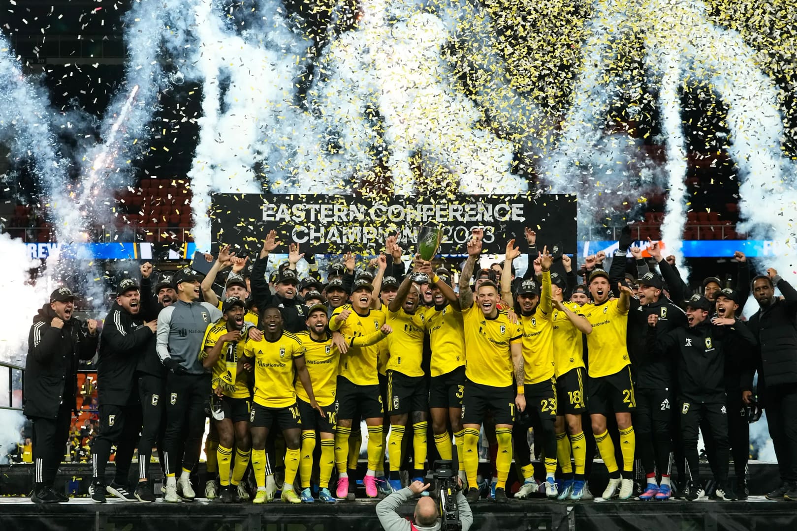 1"Columbus Crew Stuns Inter Miami: Leagues Cup Title Defense Ends in Shocking Upset!"