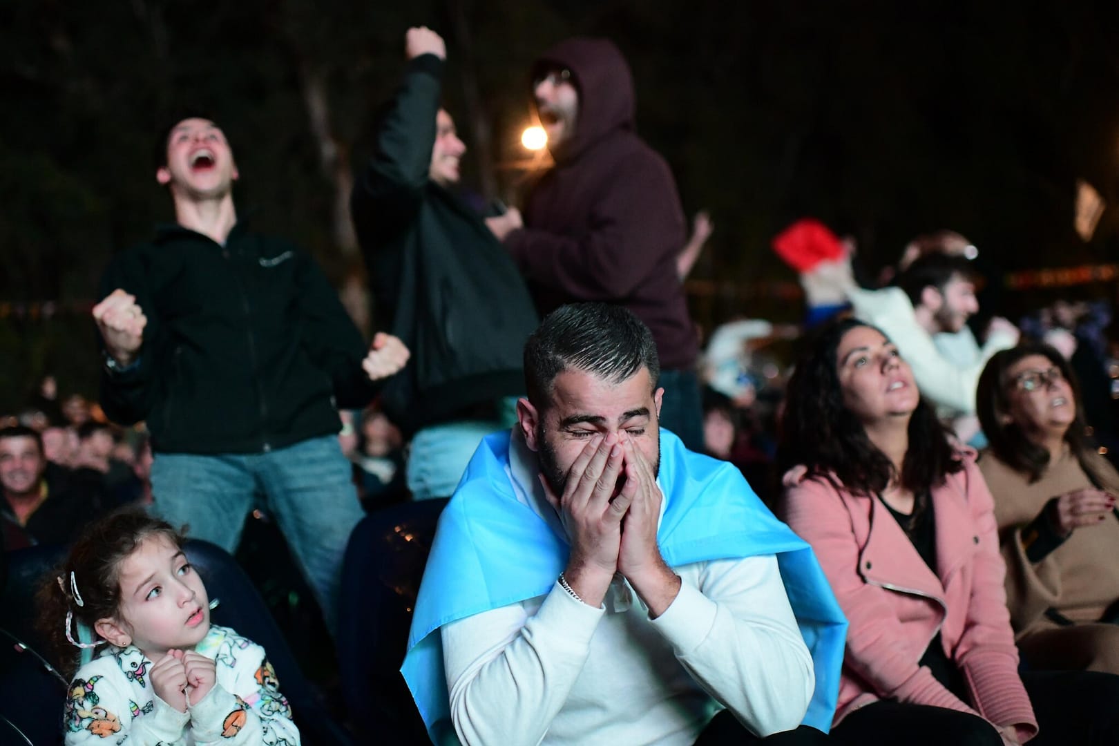 1"Israeli Soccer Fans Face Shocking Wave of Violence in Amsterdam: What Really Happened?"