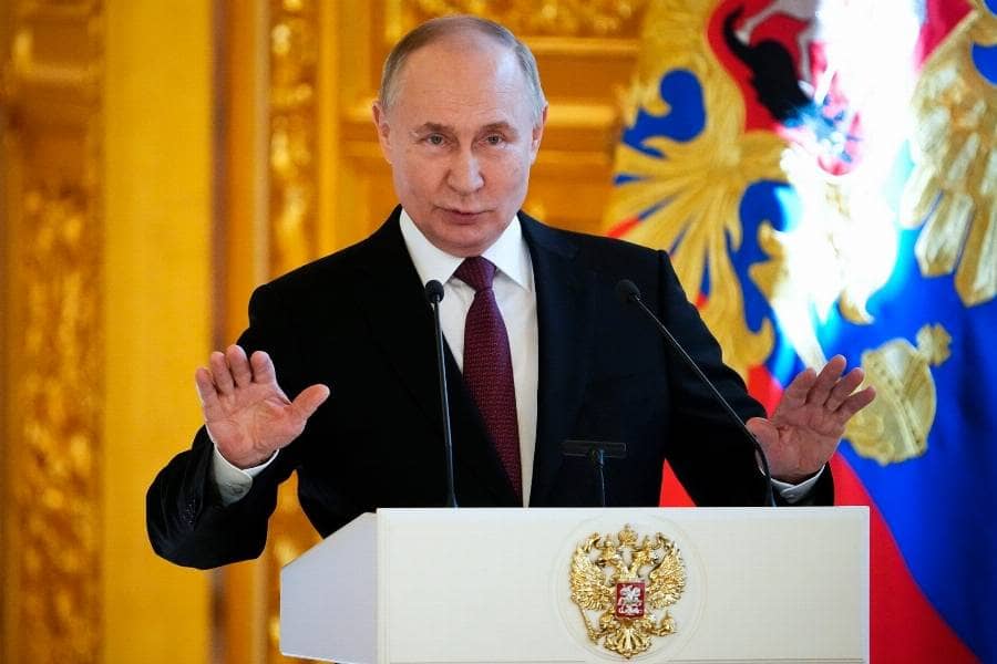 1"Putin Visits Mongolia Amid ICC Arrest Warrant Controversy"