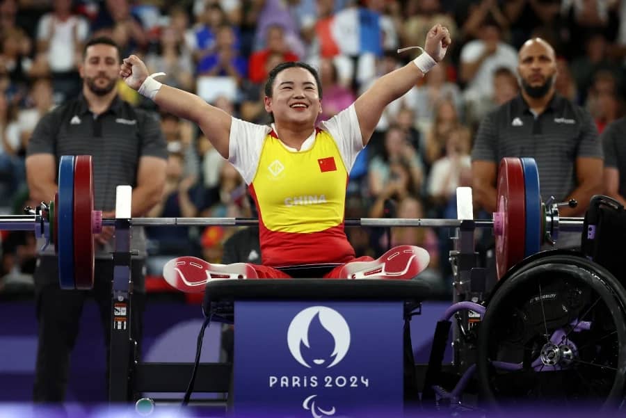 1"Powerhouse Guo Lingling Shatters Records, Leads China's Dominance in Paralympic Powerlifting"