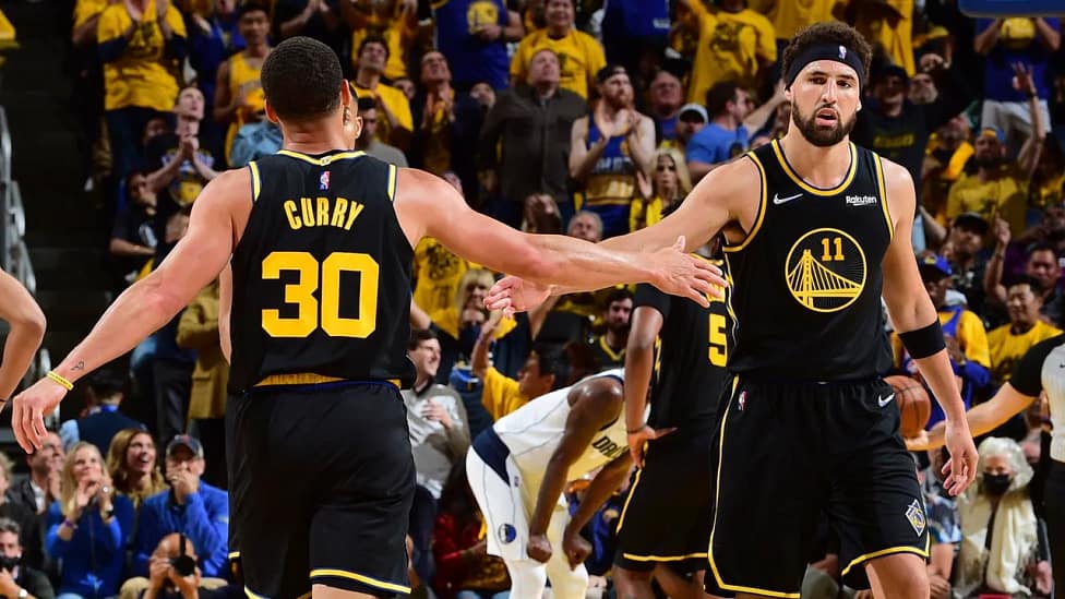 1"Steph Curry's 'Night-Night' Moment Secures Warriors Win in Klay Thompson's Return Against Mavericks"