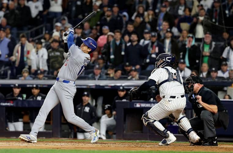 1"Yankees' Bats Ignite in Game 4 Showdown: Epic Comeback vs. Dodgers Keeps World Series Hopes Alive!"